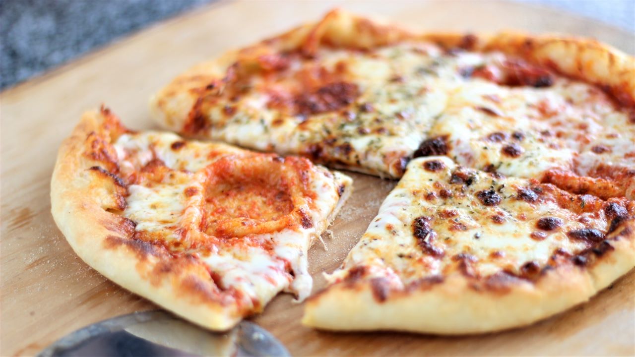 Does Pizza Have Gluten: Examining Gluten Content in Pizza